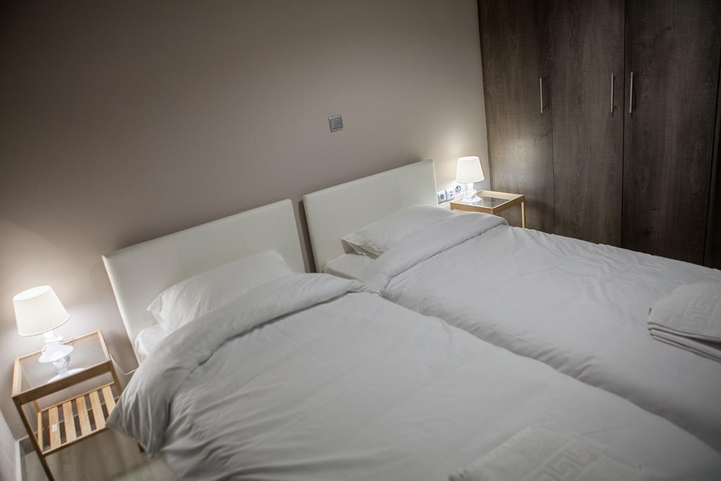 One-Bedroom Apartment City View